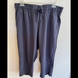 Champion gray capris